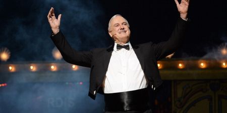 Pic: John Cleese takes the mother of all stabs at Piers Morgan on Twitter