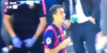 Video: Did anyone else see the Barcelona physio give himself a ‘medical’?