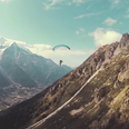 Video: Ballsy daredevil pulls off one of the craziest stunts you’ll ever see