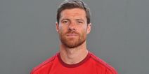 Vine: WTF!? Xabi Alonso’s head disappears in this very strange real-life FIFA glitch
