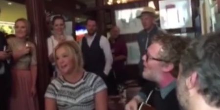 Video: Amy Schumer and Glen Hansard having a sing-song in a Dublin pub