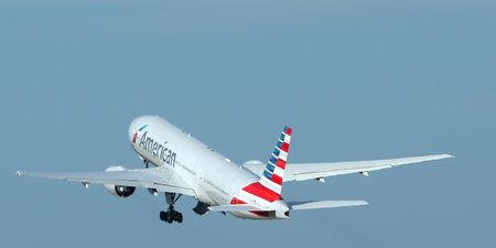 AUDIO: This American Airlines flight had to emergency land after its pilot suddenly died