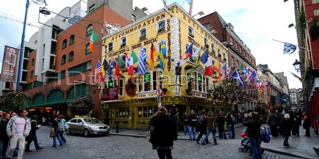 PIC: There was some crowd of people in Temple Bar last night