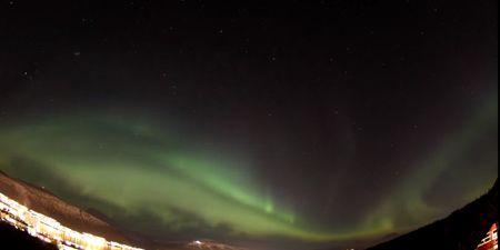 VIDEO: Irishman makes timelapse of the Northern Lights from his girlfriend’s balcony