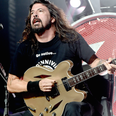 PIC: Dave Grohl pens a letter to Paris victims and releases new Foo Fighters music