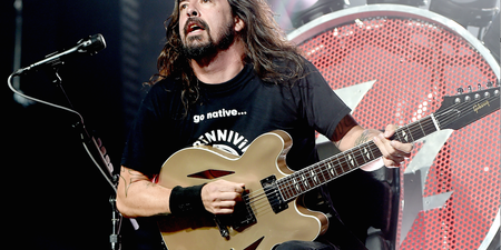 PIC: Dave Grohl pens a letter to Paris victims and releases new Foo Fighters music