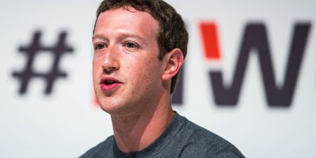 PIC: Somebody noticed three creepy things in this photo of Mark Zuckerberg