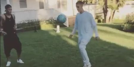 WATCH: Neymar and Justin Bieber doing keepy-uppies in Bieber’s back garden