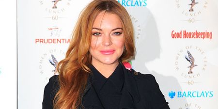 PIC: Lindsay Lohan posts picture after losing “half her finger” in boating accident