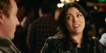WATCH: Saturday Night Live shows what its like to be a Girl At A Bar
