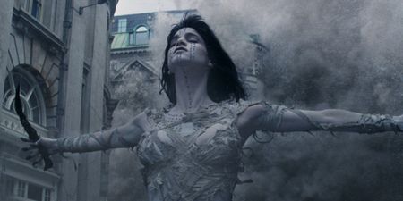#TRAILERCHEST: Watch London get completely destroyed in the final trailer for The Mummy