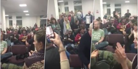 WATCH: Irish flight in Newcastle is delayed, passengers start massive trad session while waiting