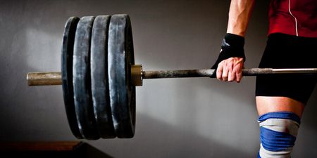 Majority of weightlifters do this one thing to activate their “strong neck muscles”