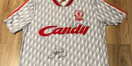 Liverpool legend John Aldridge has donated a signed jersey to raise money for the Sean Cox fund
