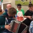 WATCH: An impromptu trad session broke out in Supermac’s Ennis and it looked like great craic altogether