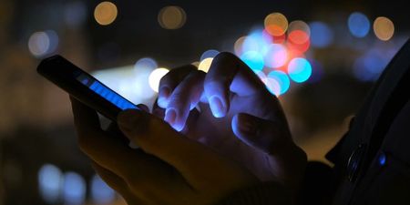 Blue light from your phone screen may speed up blindness, study finds