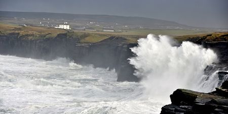 Met Éireann upgrade weather warning due to “possibly violent storm 11 winds” off Irish coasts