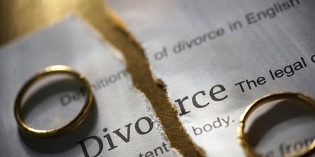 Couple divorce just three minutes after getting married