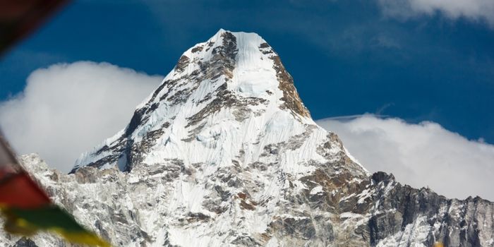 three dead on Everest