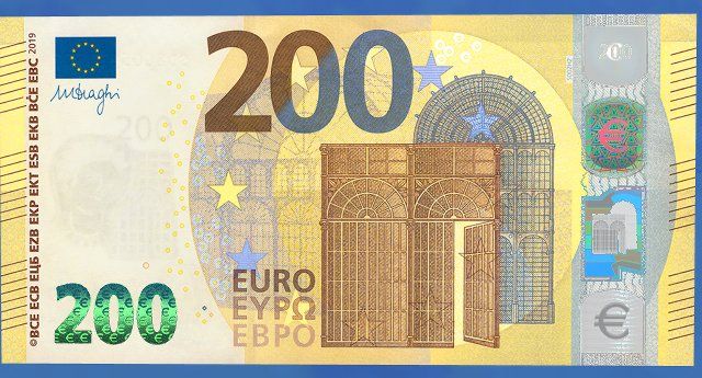 New 100 200 euro banknotes