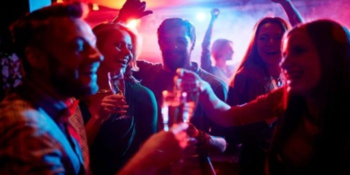 Midnight closing time bars restaurants nightclubs Ireland Covid