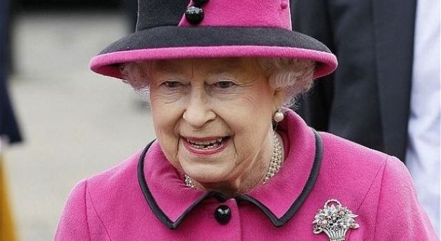 queen suspends parliament