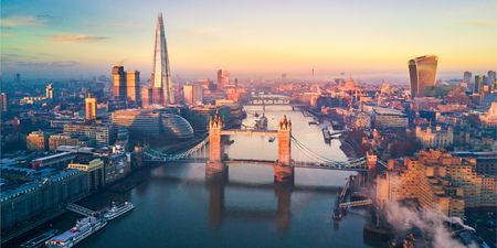 London declares “major incident” as Omicron cases surge