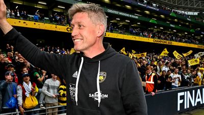 Ronan O’Gara puts rivalries to one side with class full-time gesture to Leinster star