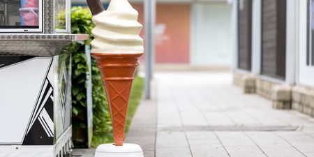 Gardaí search for thieves who stole giant ice cream from shop