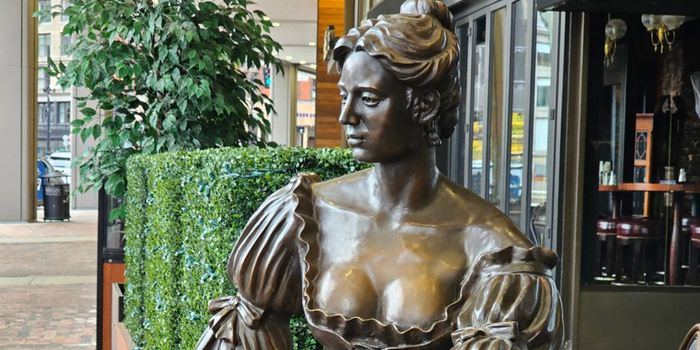 Molly Malone statue Boston