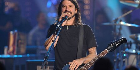 Dave Grohl helps feed the homeless on day off during Foo Fighters tour