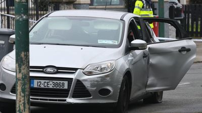 Suspected pipe bomb found near body of man shot dead in Dublin