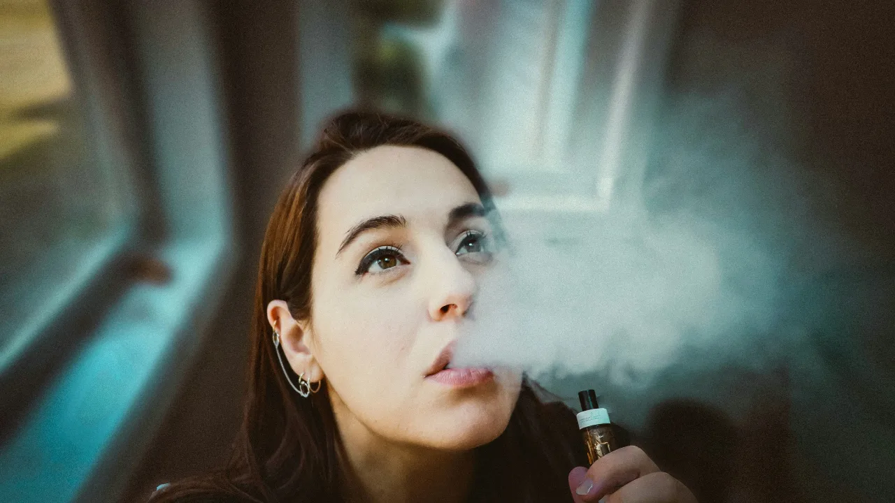 What are the long-term effects of vaping and is it linked to cancer?